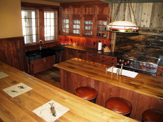 Fossils In The Reclaimed Wood Countertop Rustic Kitchen