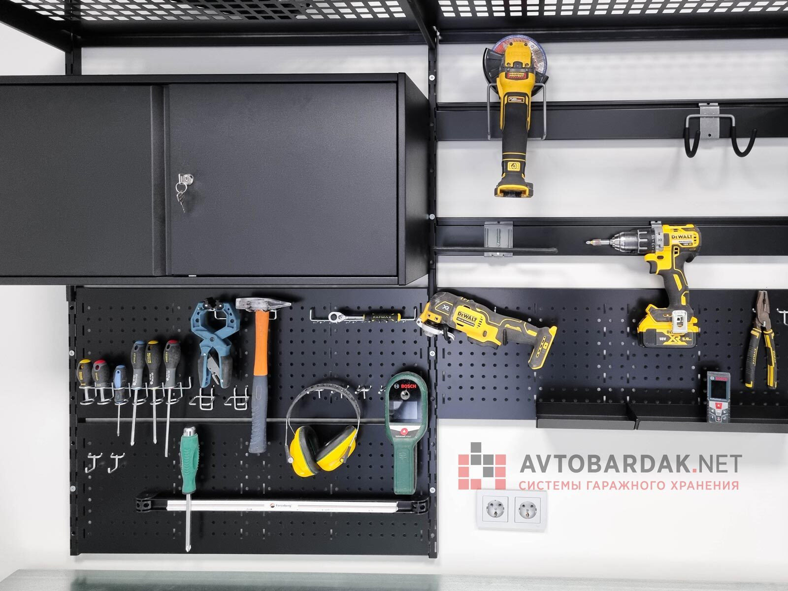 Проект № 47: Рабочая зона в гараже