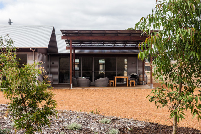 The Deck contemporary-fasad