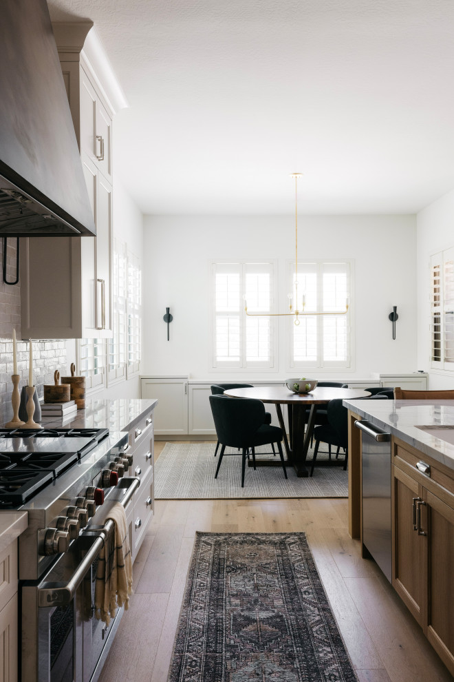 Example of a transitional kitchen design in Phoenix