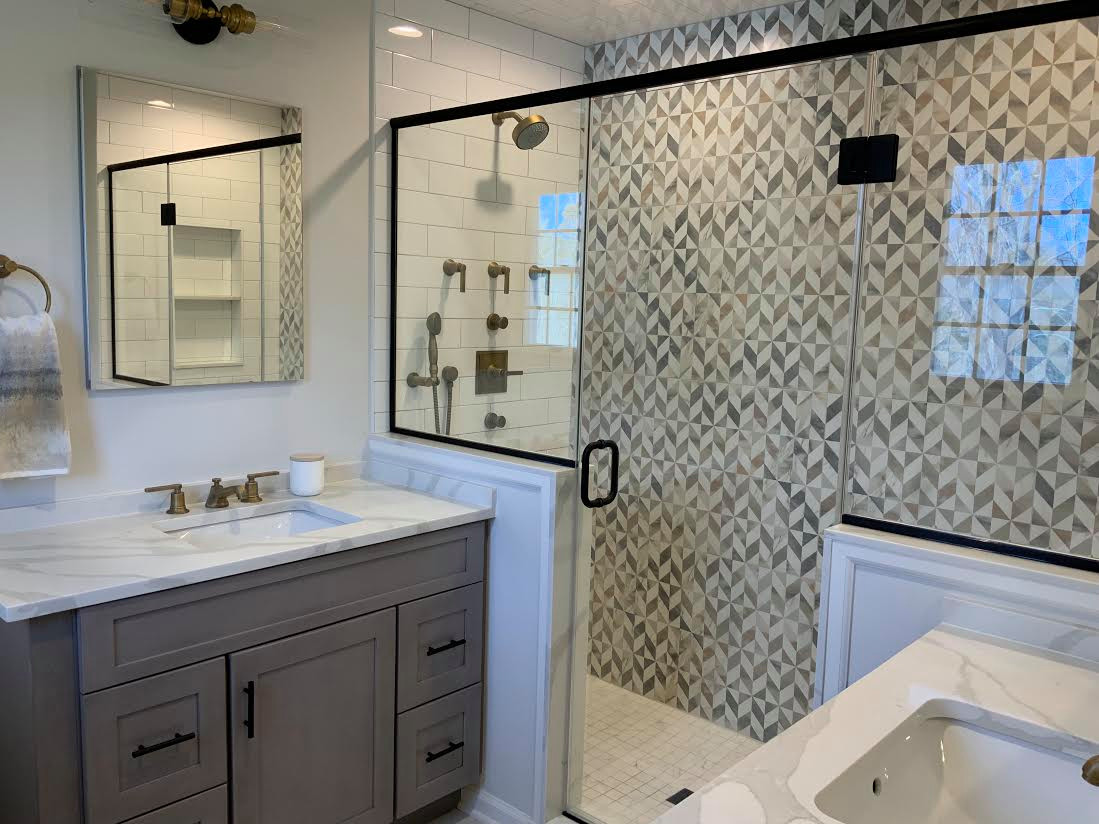 Transitional Bathroom with An amazing Feature Tile Wall