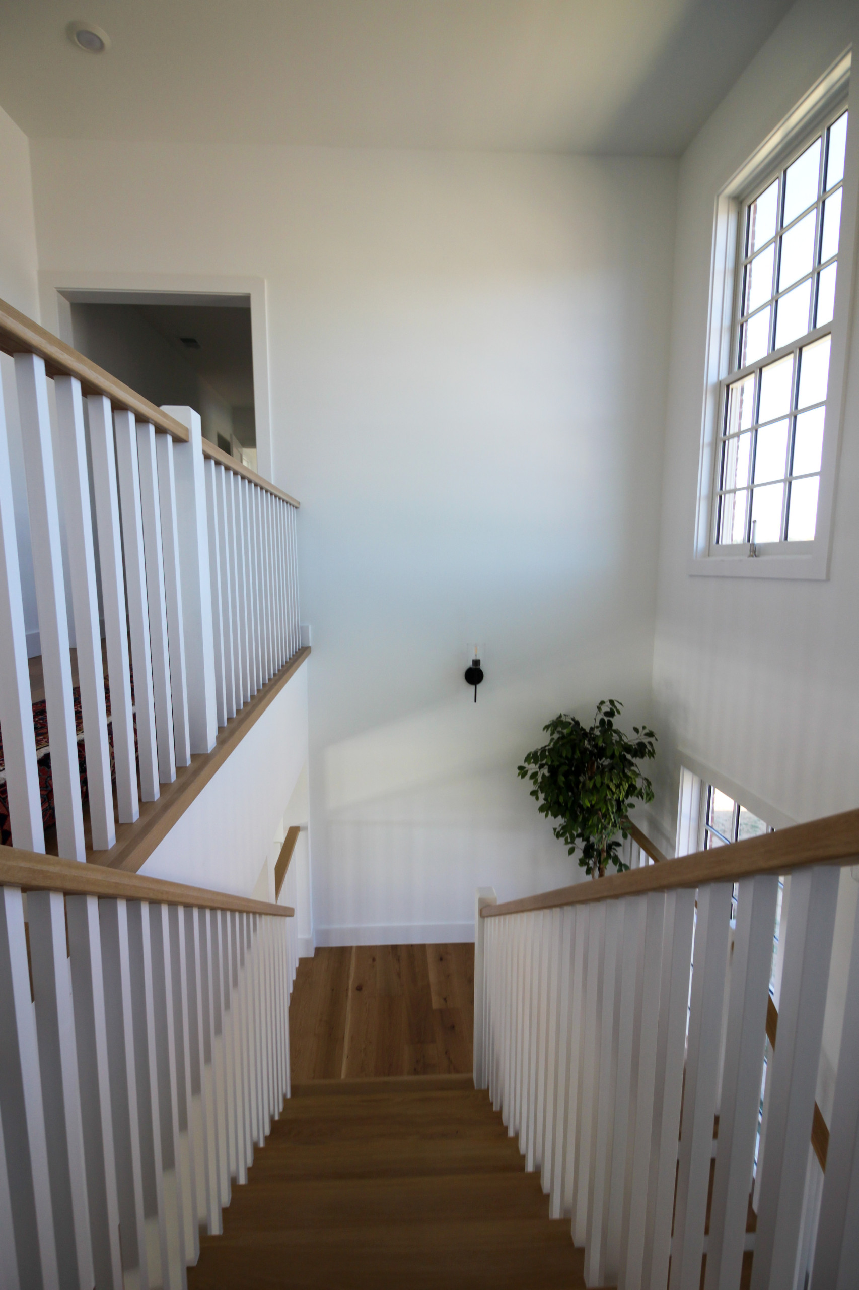 91_U-Shaped Floating Staircase Surrounded by Bucolic Mountain Views, Winchester,