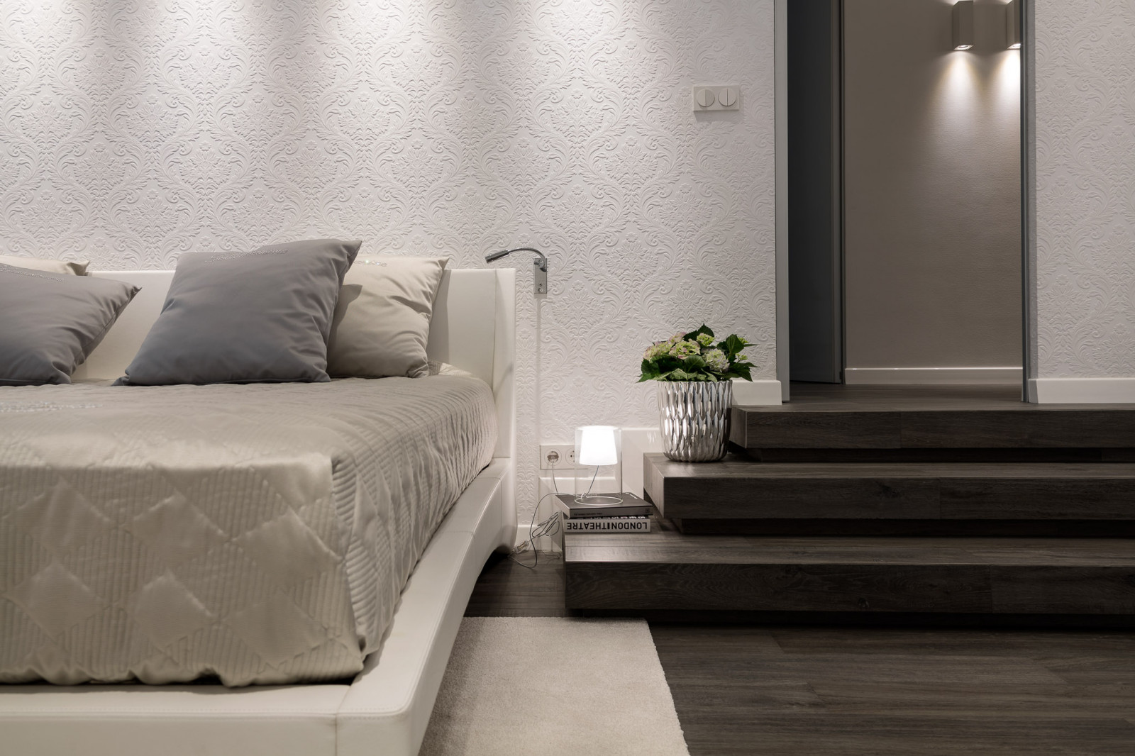 БЕЛЫМ ПО БЕЛОМУ