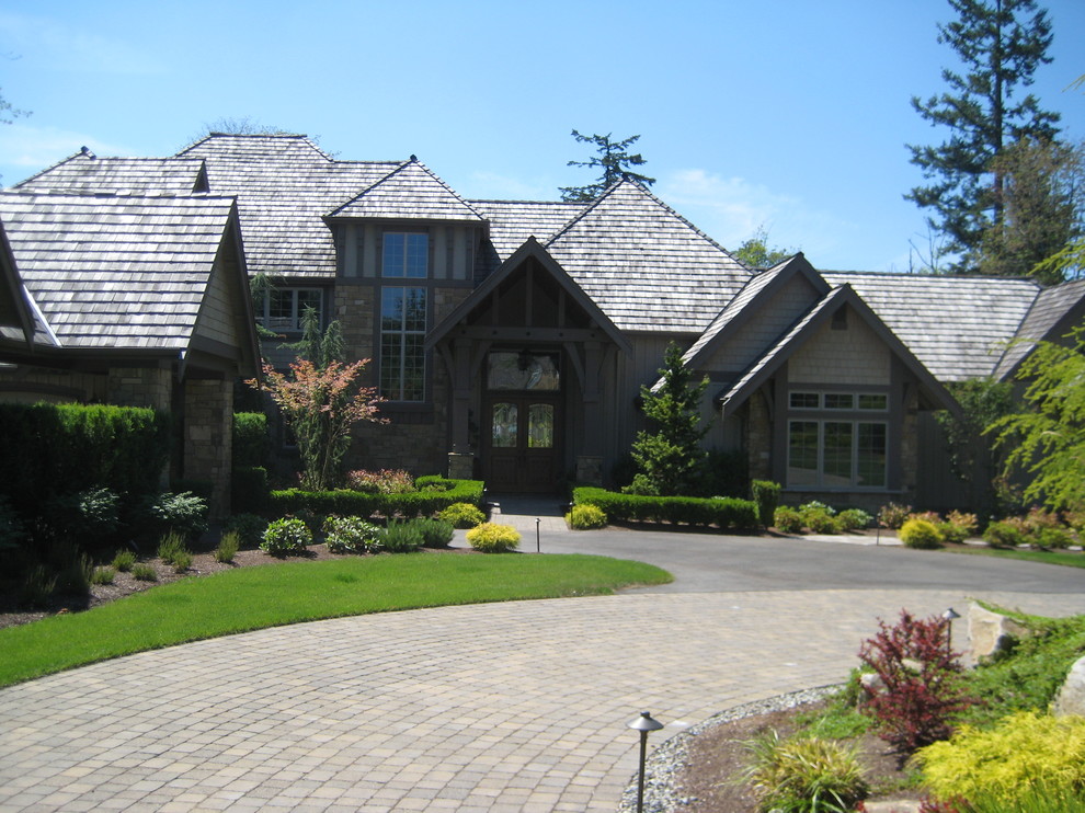 Photo of a contemporary home design in Burlington.