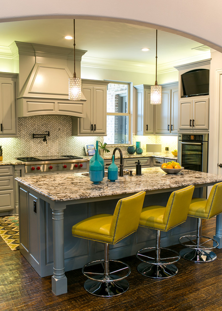 Example of a transitional kitchen design in Dallas