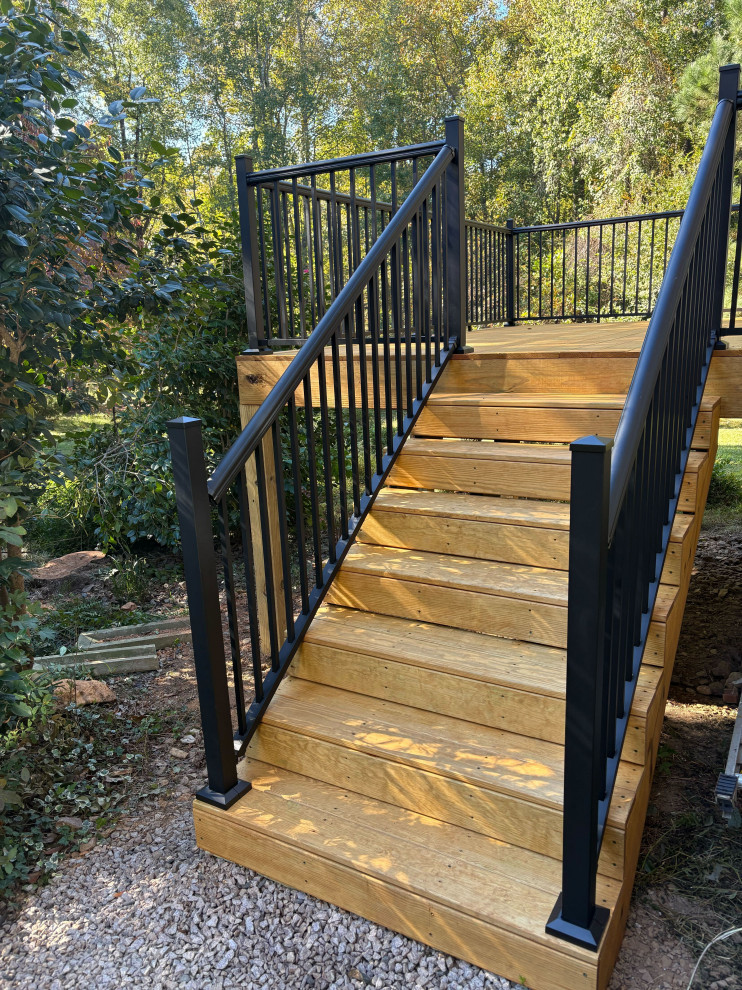 Wood Deck with Aluminum Rails