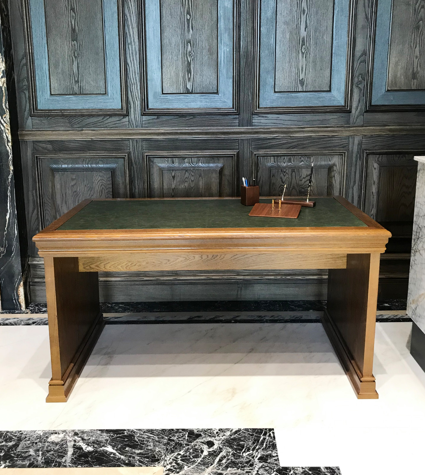 Читательский стол