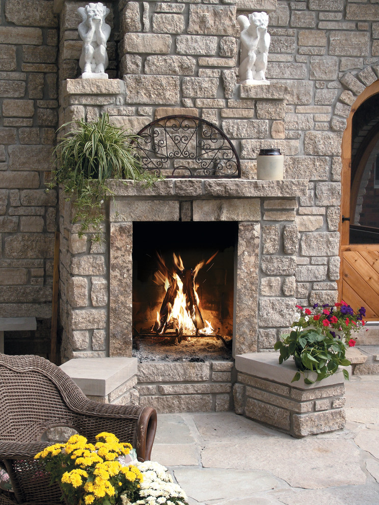 Home design - rustic home design idea in Chicago