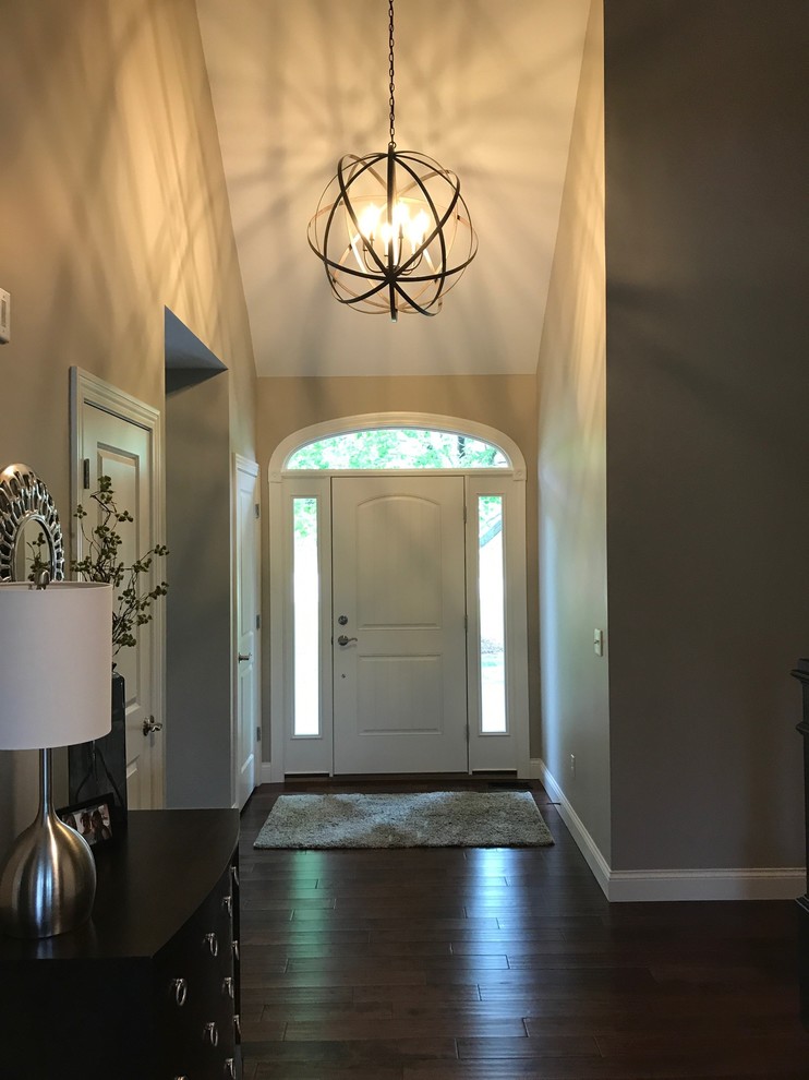 Transitional entryway photo in Chicago