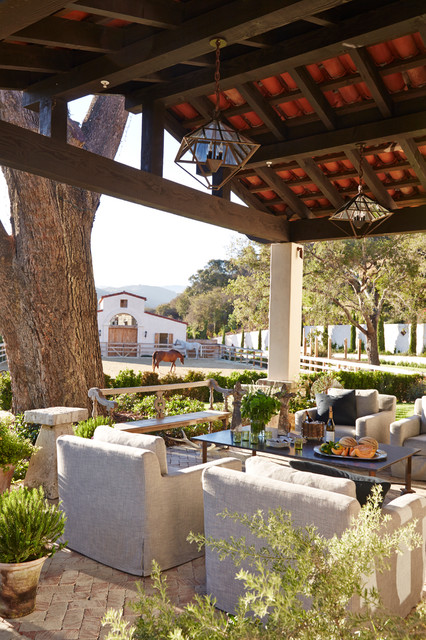 Sullivan Canyon mediterran-patio