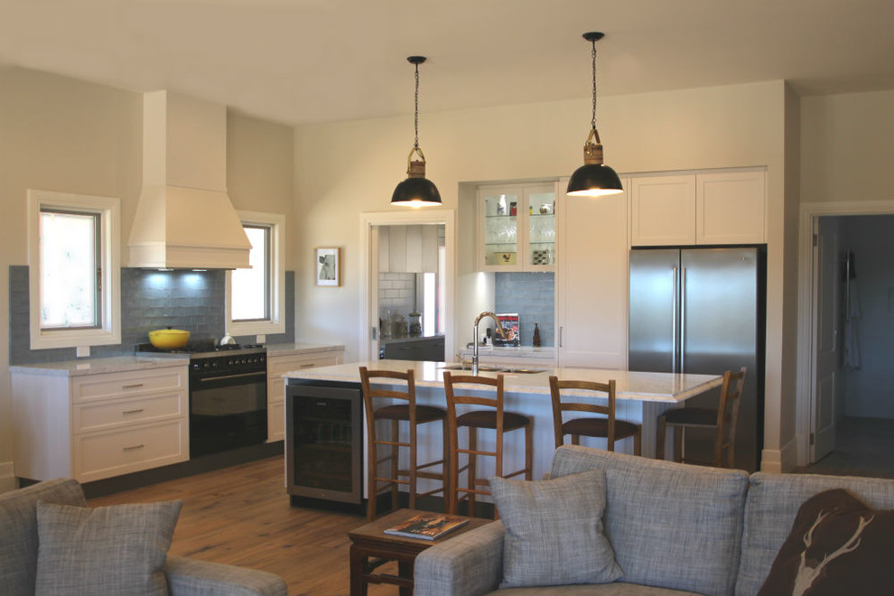 Inspiration for a country kitchen in Melbourne.