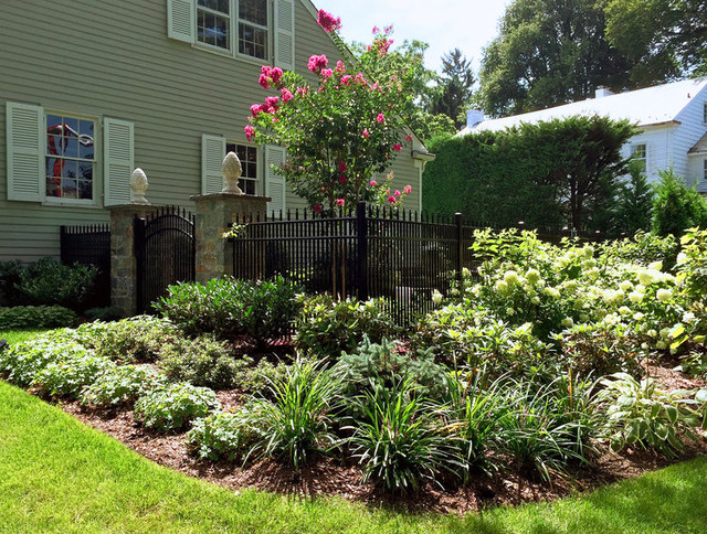 Bronxville Traditional traditional-garden