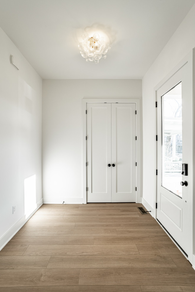 Entryway - transitional entryway idea in Indianapolis