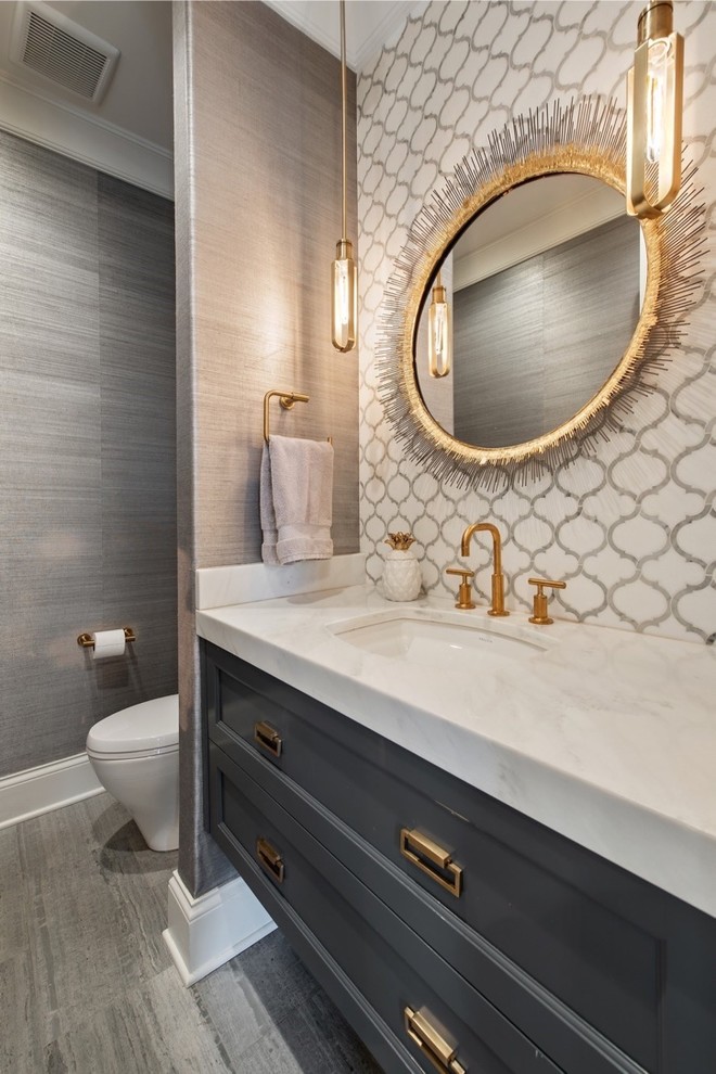 Example of a transitional home design design in Chicago