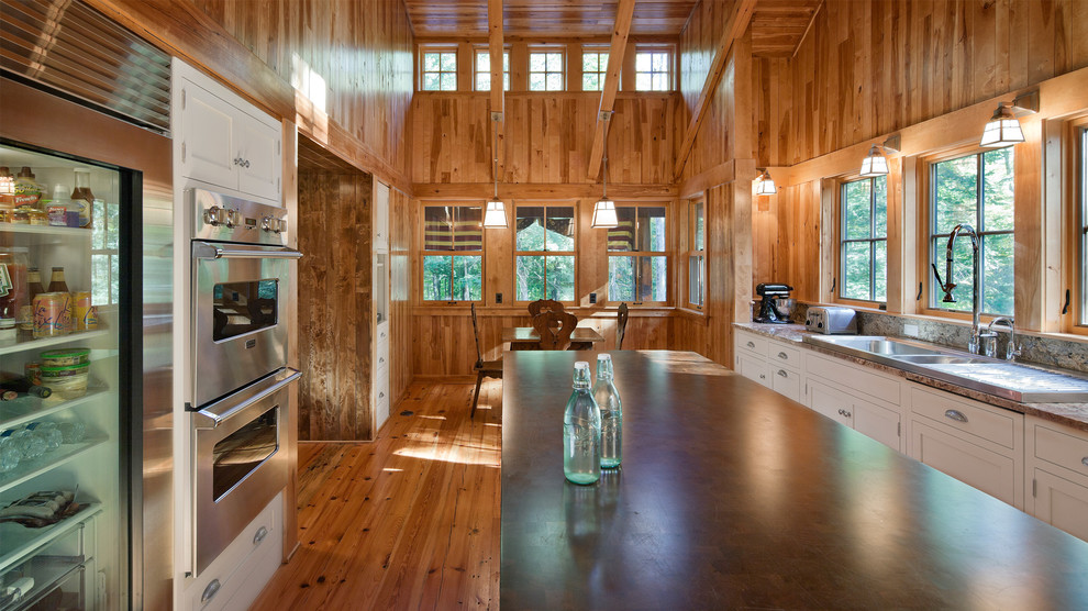 Kitchen - rustic kitchen idea in Minneapolis