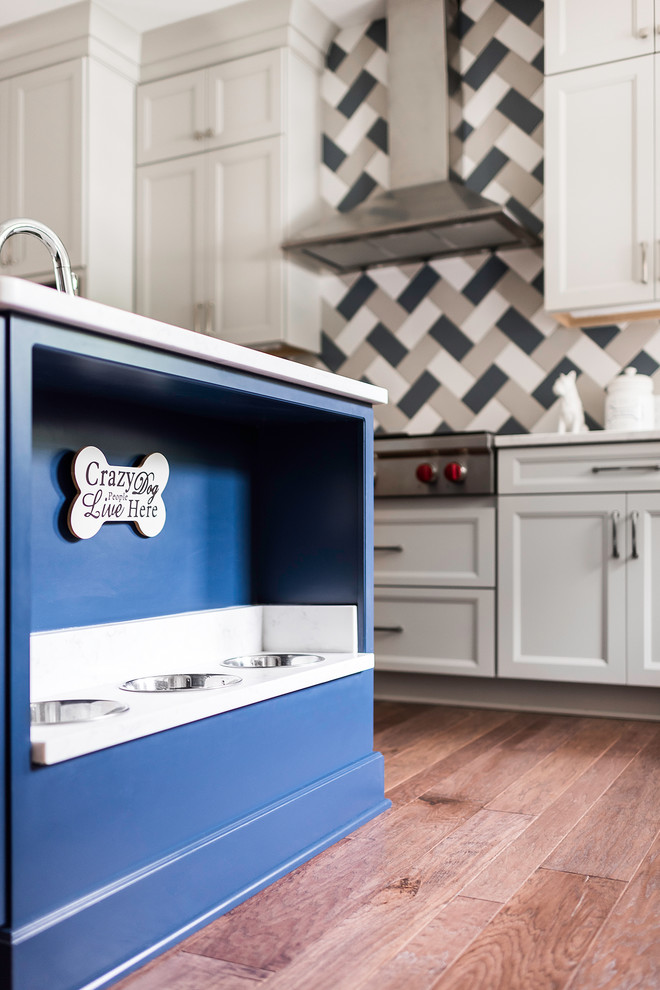 Example of a transitional kitchen design in Charlotte