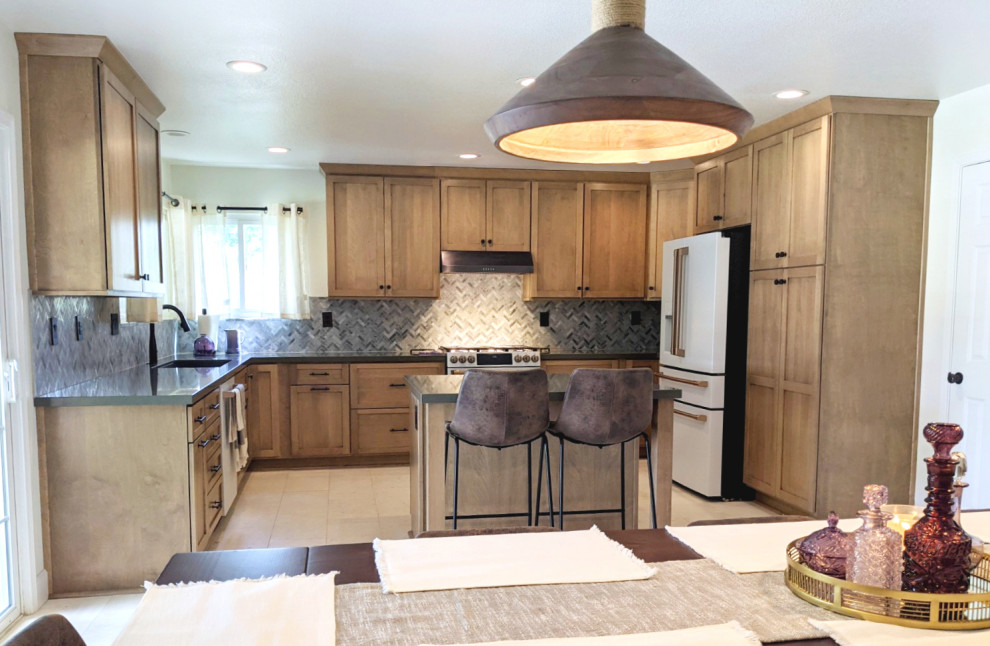 Kitchen - rustic kitchen idea