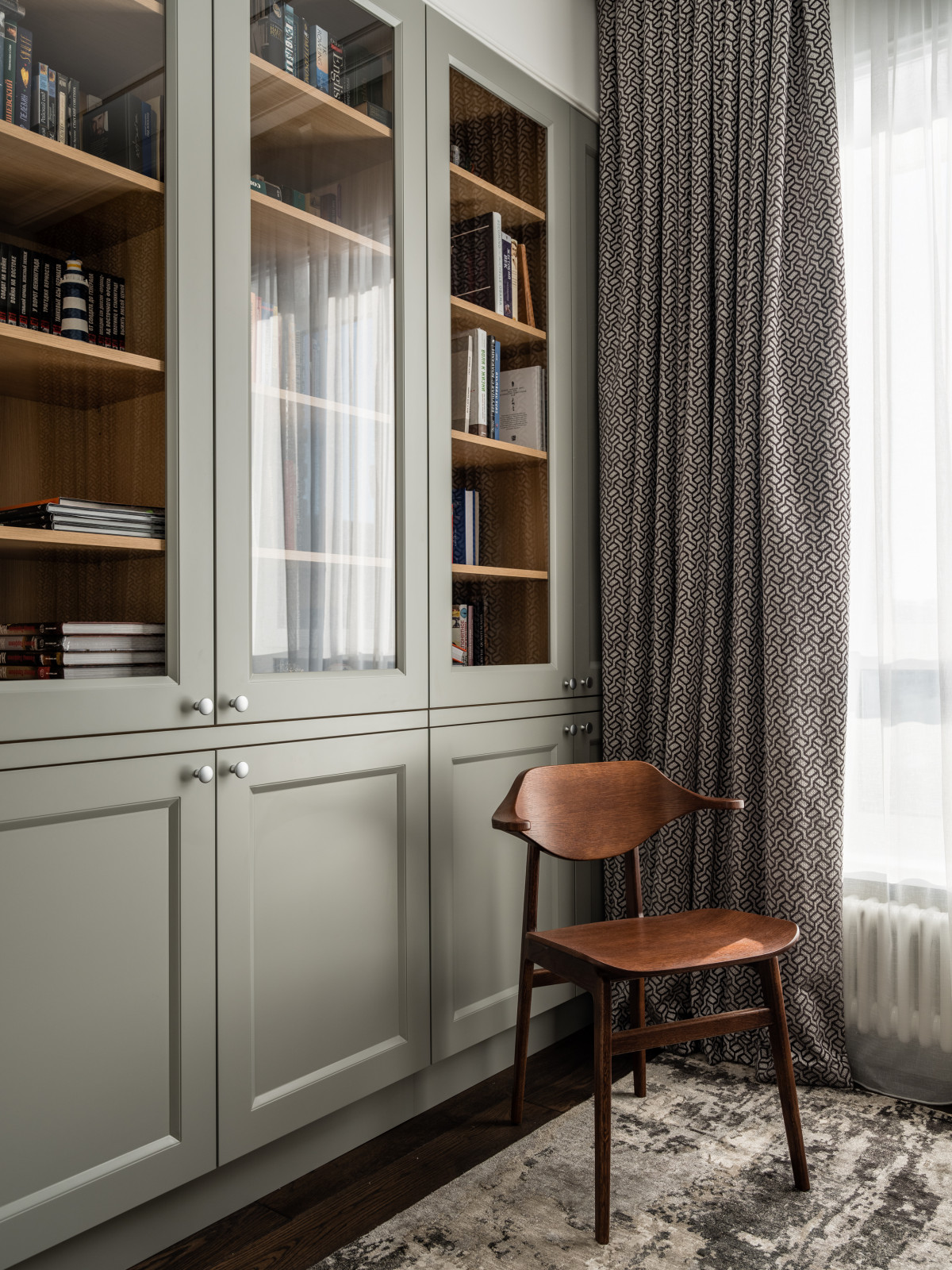 Светлая квартира для ценителей искусства в Москве 120 кв.м.