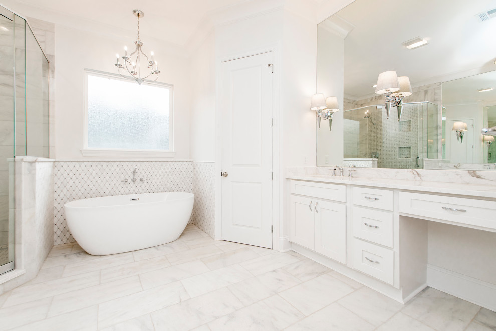 Bathroom - transitional bathroom idea in New Orleans