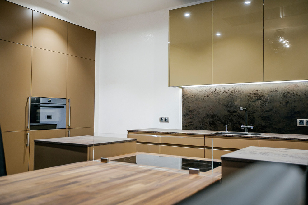 кухня в пряных тонах