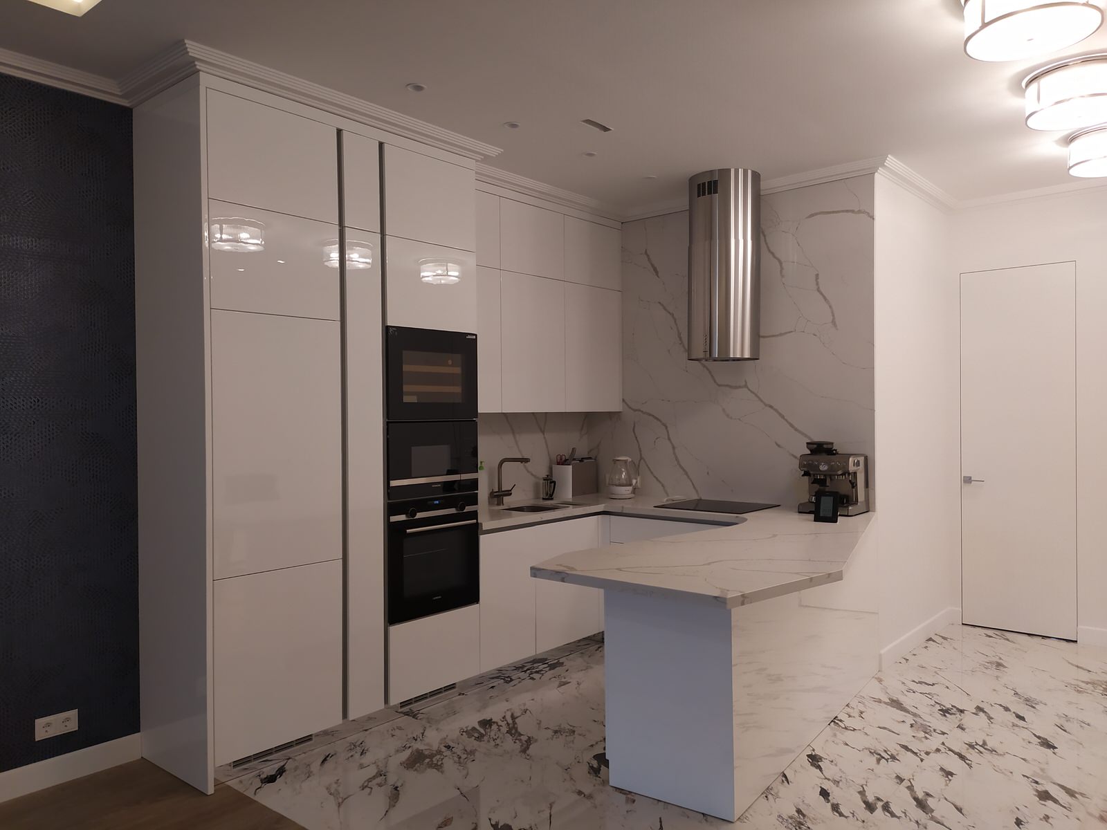 Белый глянец в ЖК Привилегия