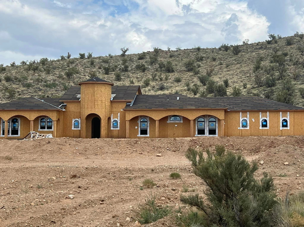 CASTILLO DE LE SERENDIPIA, N Randolph Rd / Custom New Home