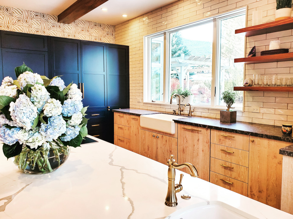 Kitchen - rustic kitchen idea