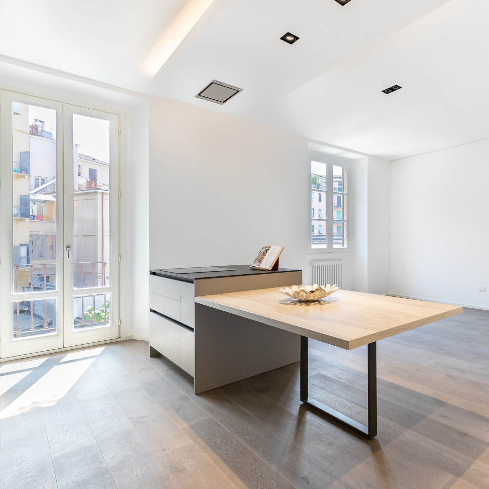 Mi_P1 | Real Estate | Trilocale di Ringhiera con isola