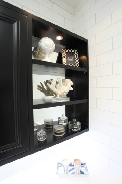 This is an example of a contemporary bathroom in Melbourne.