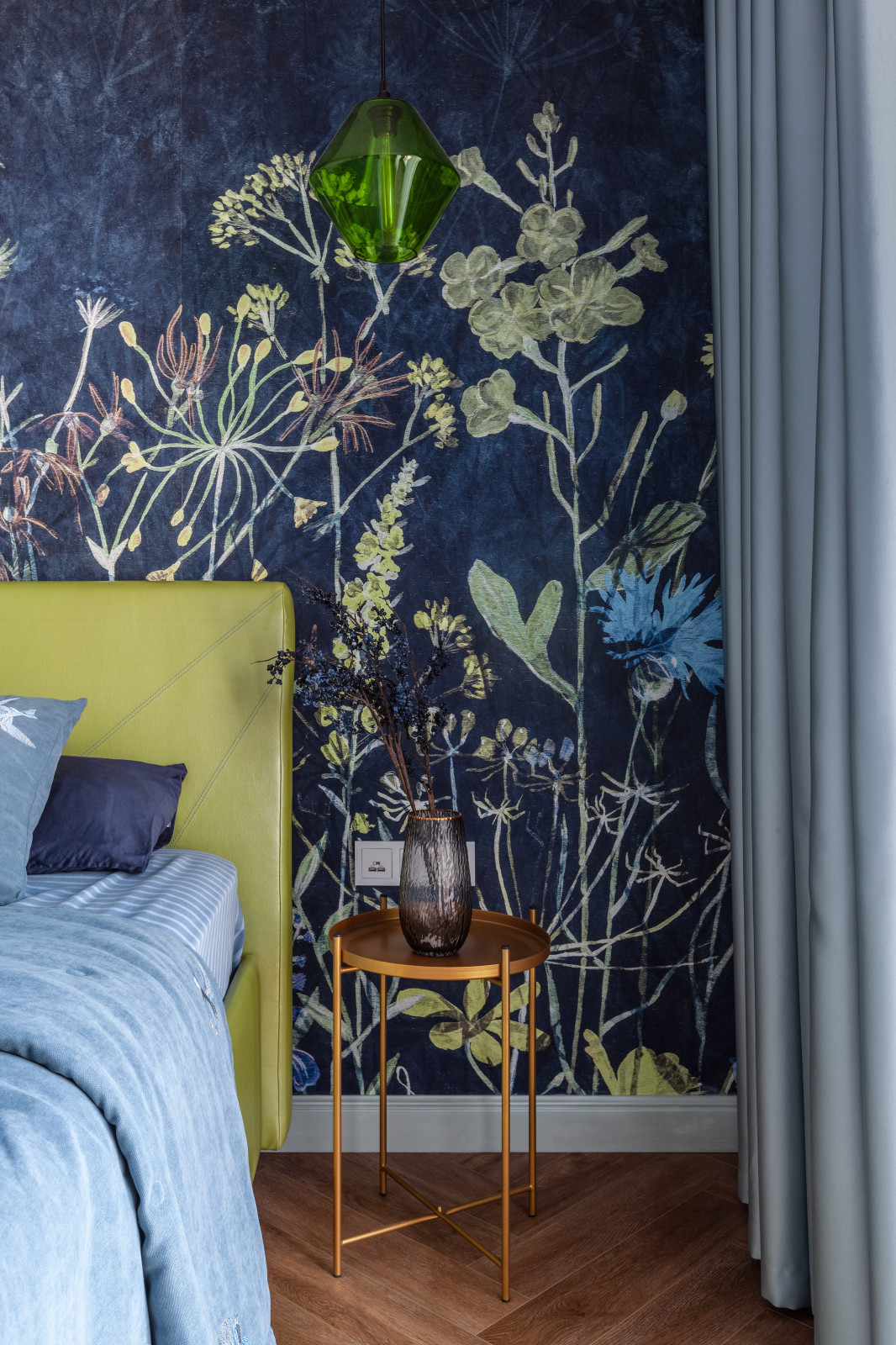 Винтаж в ярком интерьере 4-х комнатной квартиры