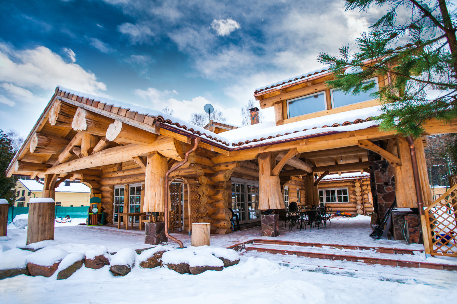 Элитный деревянный дом из красного канадского кедра "Москва"