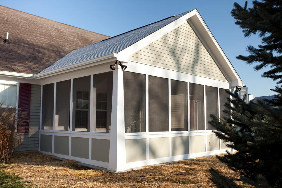 This is an example of a traditional verandah in Indianapolis.