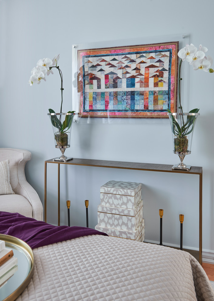 Home design - transitional home design idea in Toronto
