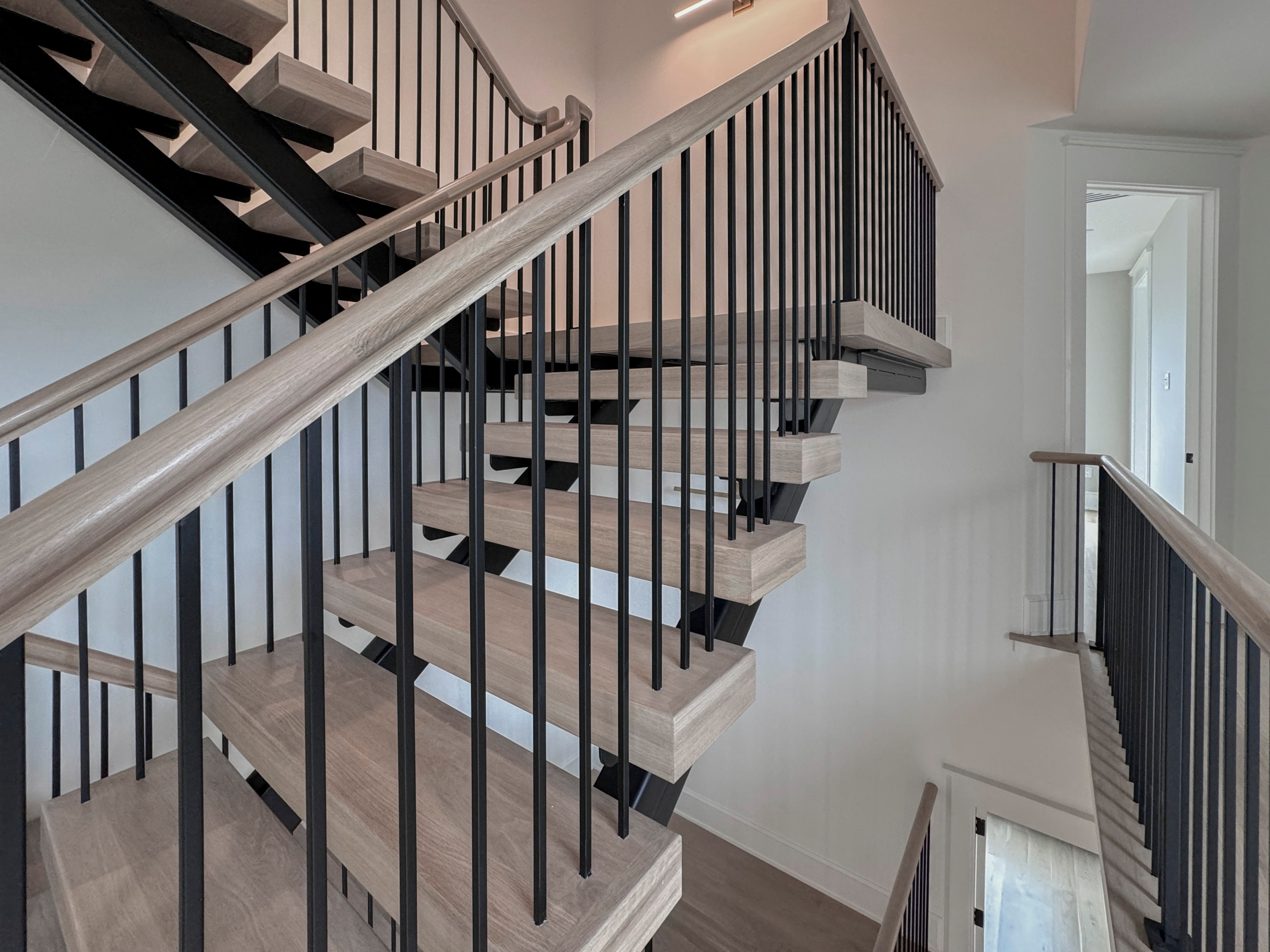 122_Modern Steel & Wood Floating Staircase, Arlington VA 22207