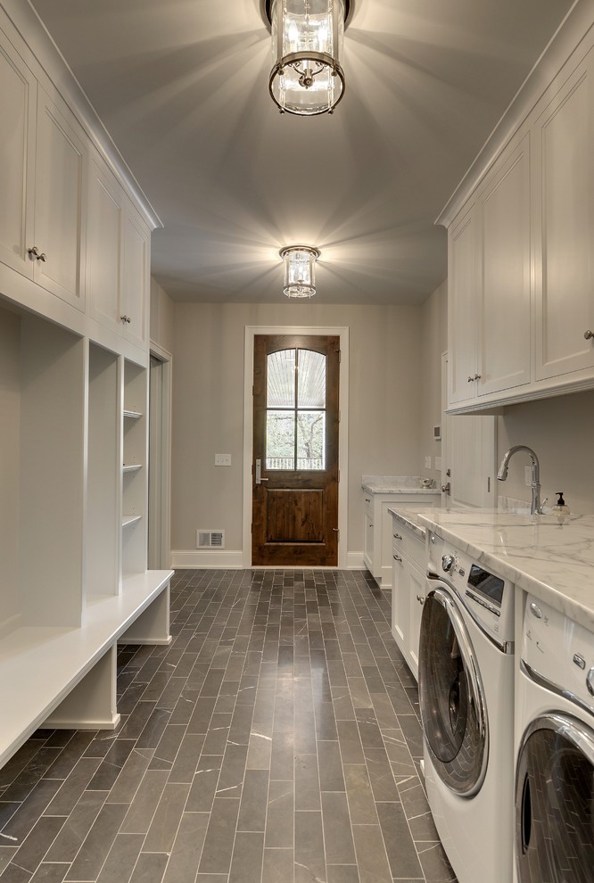 Inspiration for a traditional laundry room in Minneapolis.