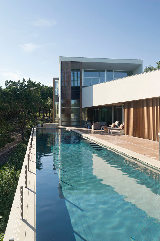 This is an example of a modern rectangular lap pool in Austin.