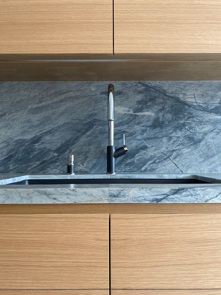 Kitchen - kitchen idea in Toronto