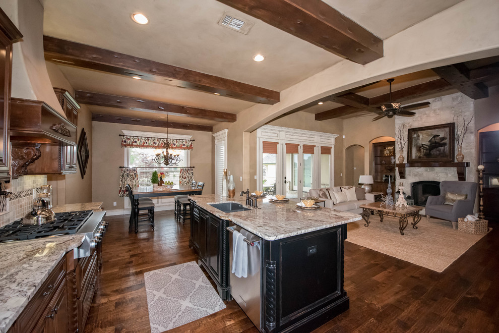 Kitchen - transitional kitchen idea