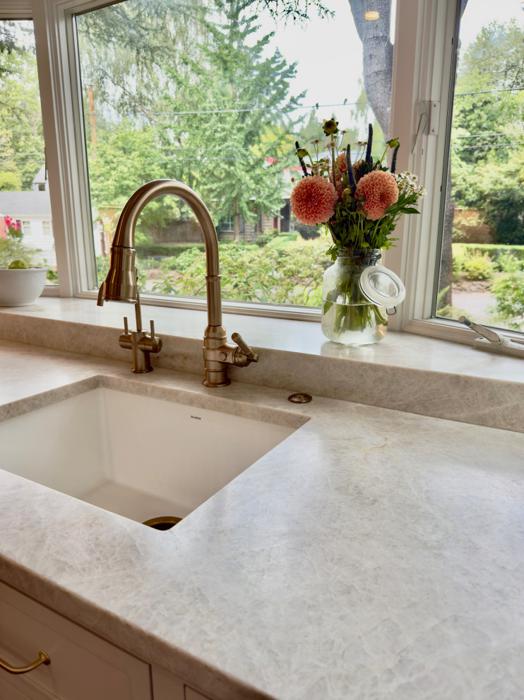 West Slope Modern Kitchen