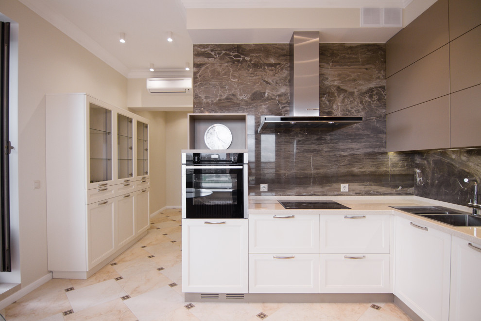 Бело-серая кухня в современном стиле