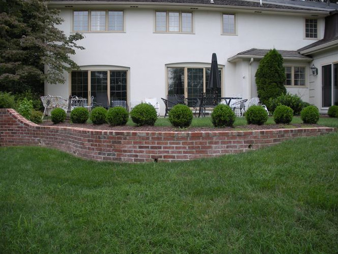 Designing Retaining Walls That Are Eye Catching and Interesting