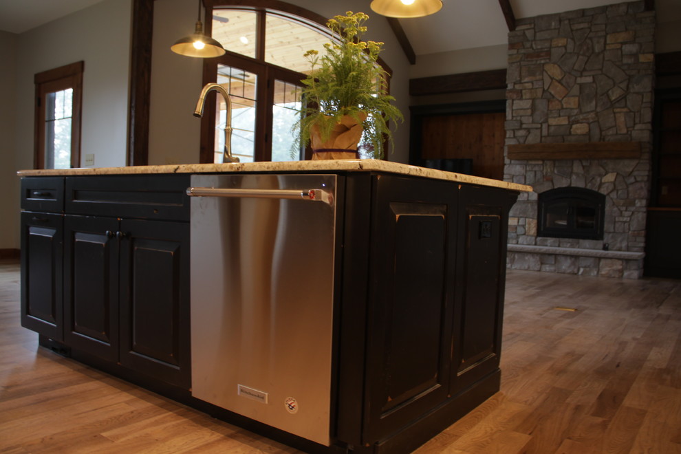 Example of a mountain style kitchen design in Grand Rapids