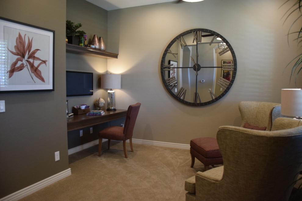 Home design - transitional home design idea in Phoenix