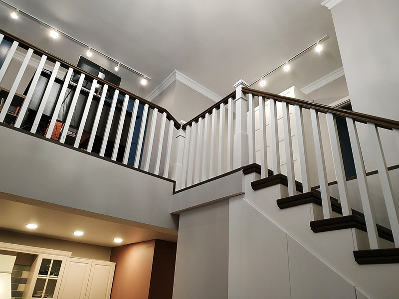 Лестница в двухуровневую квартиру