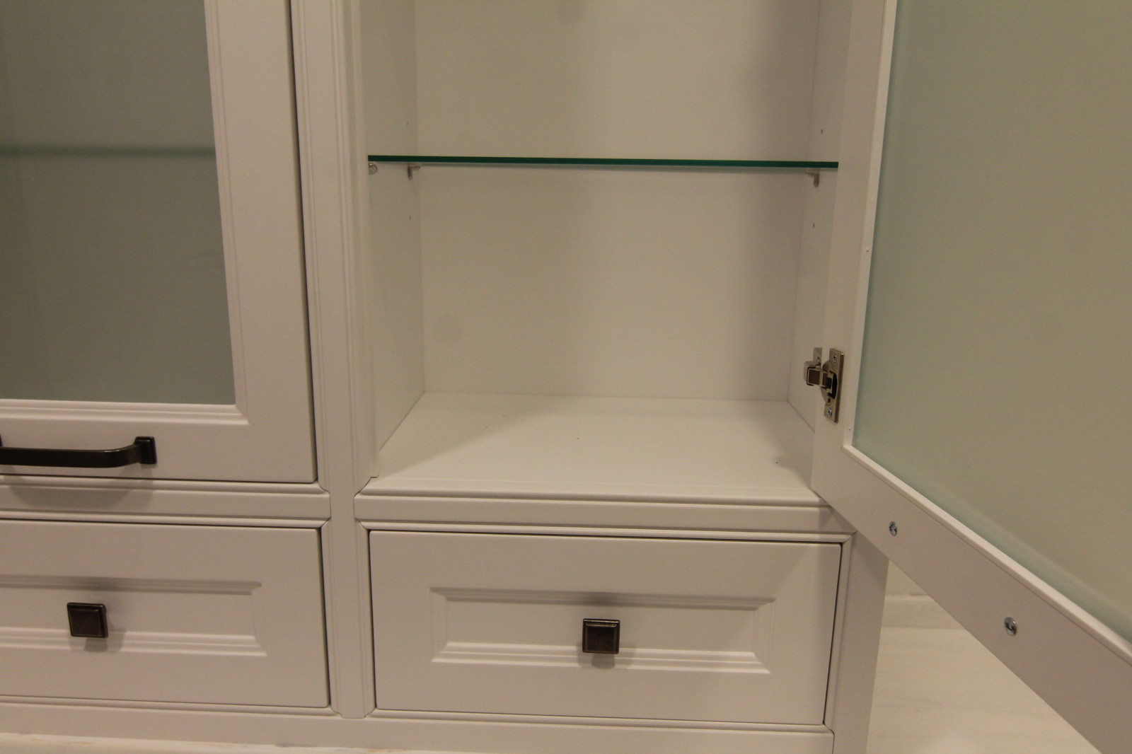 Дверь в ванную: нюансы выбора и установки