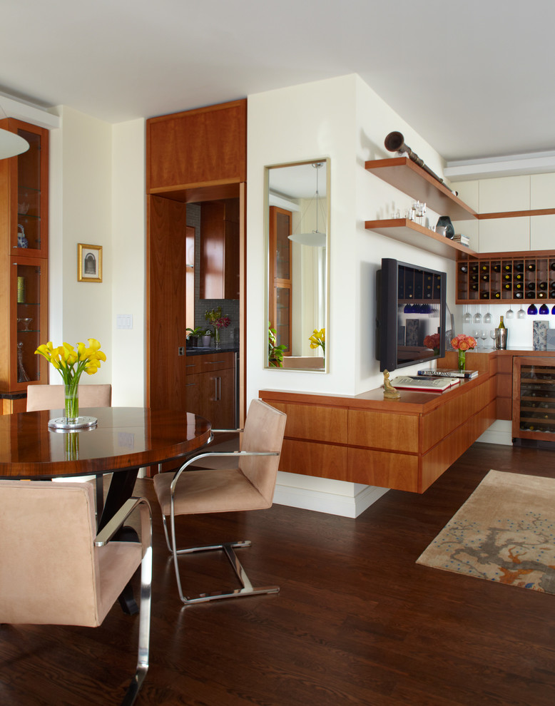 Example of a trendy home bar design in New York