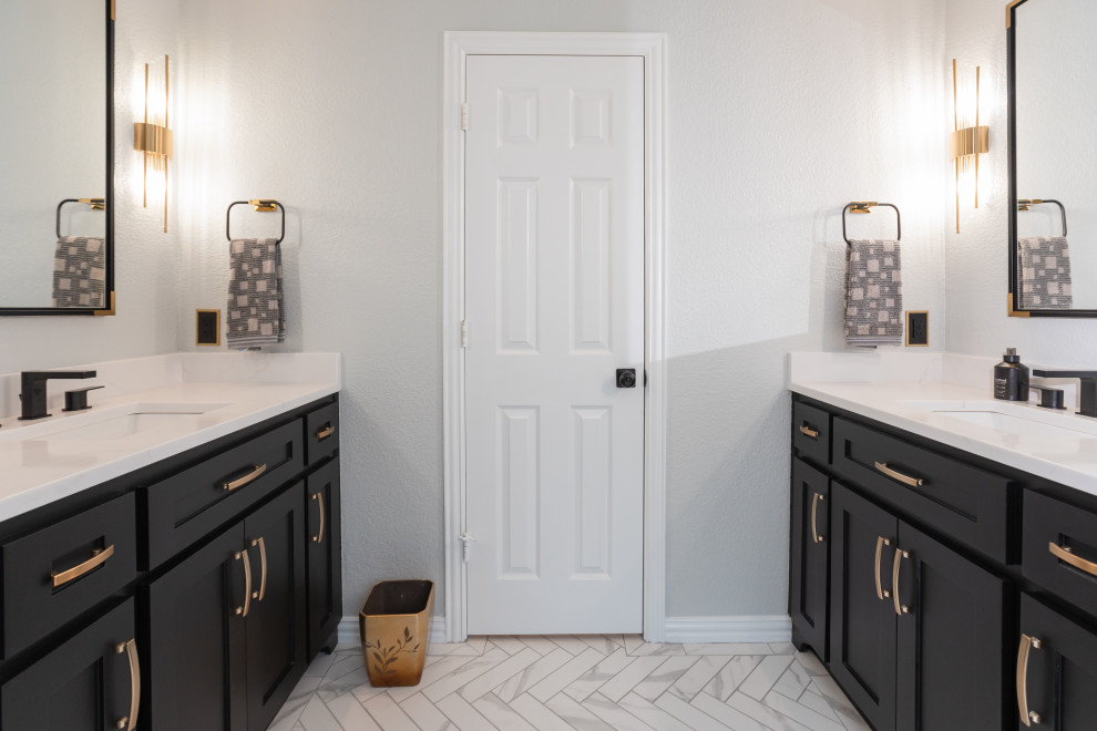 Black Locust | Master Bathroom