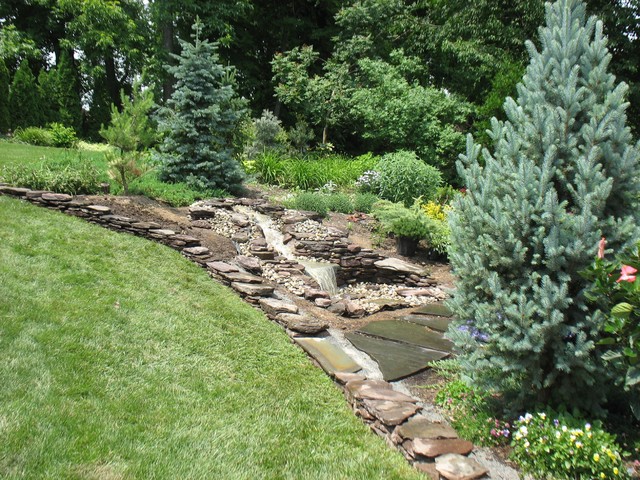 Hardscapes american-traditional-garden