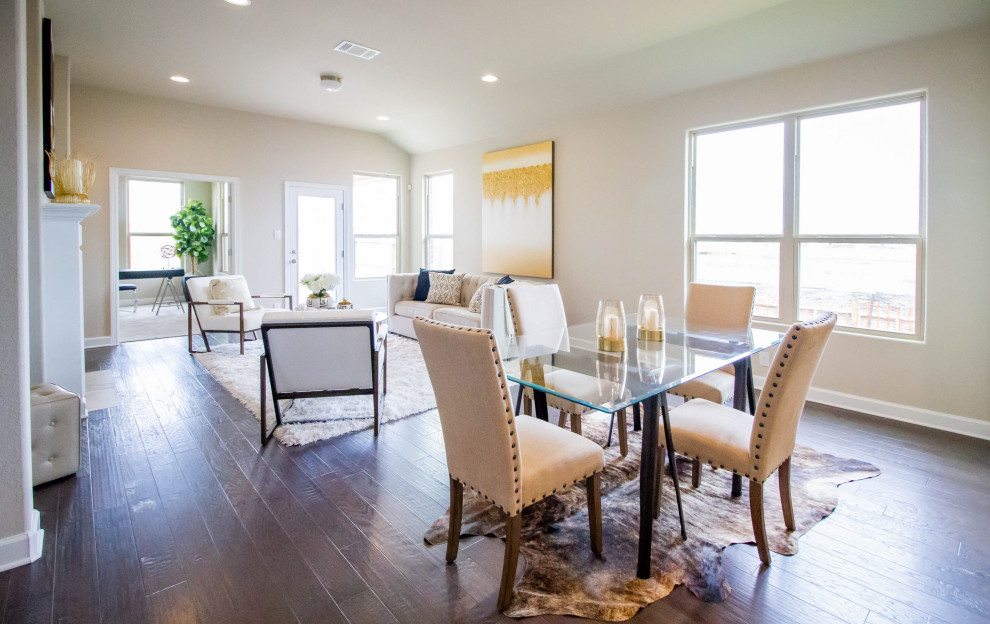 Kitchen - transitional kitchen idea in Albuquerque