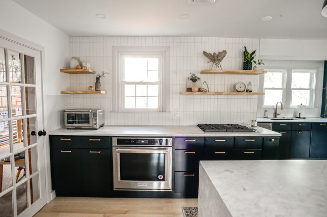 Black Mid-Century Modern Kitchen moderne-cuisine